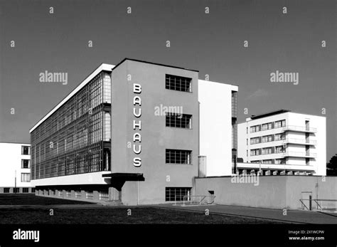 Bauhaus Architektur Schwarzweiß Stockfotos Und Bilder Alamy