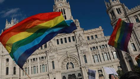 Miles De Personas Marchan En Madrid Y Barcelona Para Defender Los