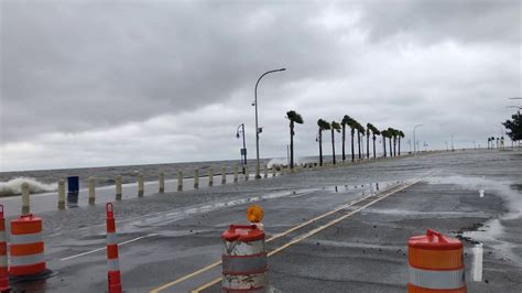 Flooding On Lakeshore Drive In New Orleans Youtube