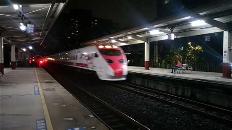 1120902 兩代交會列車 285次普悠瑪號樹林通過 交會158次emu3000型黑白自強號樹林通過 Youtube