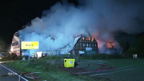 Groß Strömkendorf Feuerwehrmann nach Brand festgenommen NDR de