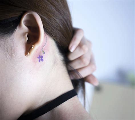 40 Amazing Behind The Ear Tattoos For Women Tattooblend