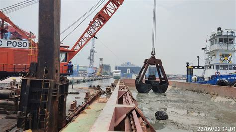 Rukindo Maintenance Dredging Alur Pelayaran Pelabuhan Tanjung Priok