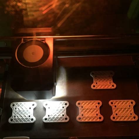 3d Printable Lm8uu Bearing Mount By Shaun