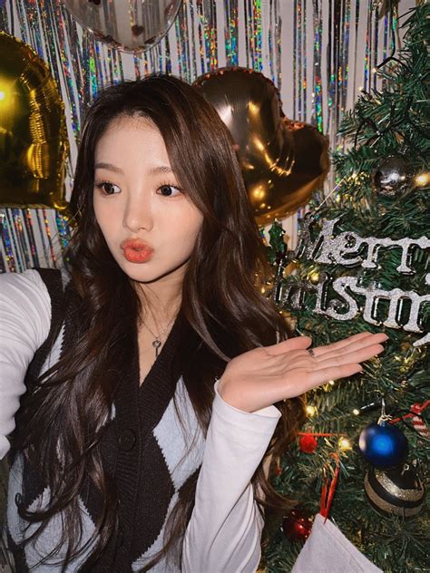 트라이비 Tri Be On Twitter [ 켈리🦥] 🎄merry Christmas Eve🎄 📸 By 현빈 트라이비