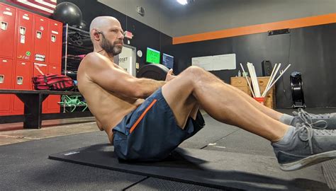 Russian Twist Vs Bicycle Crunch - Pros, Cons & Muscles Worked