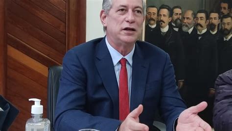 Ciro Gomes confirma debate humorista Gregório Duvivier para esta sexta