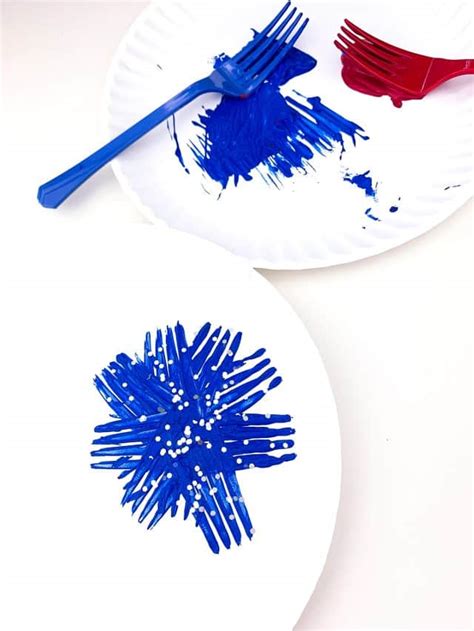 Paper Plate Fireworks - 4th of July Kids Craft - Happiness is Homemade