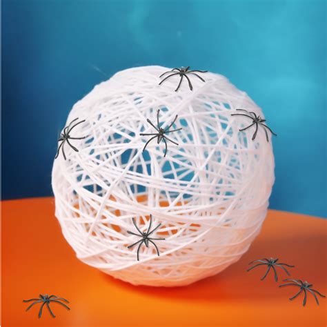 DIY: Spider web for Halloween