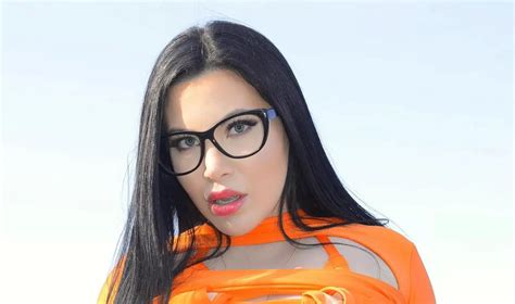 Korina Kova Age Bio Height Figure Net Worth Toptenu