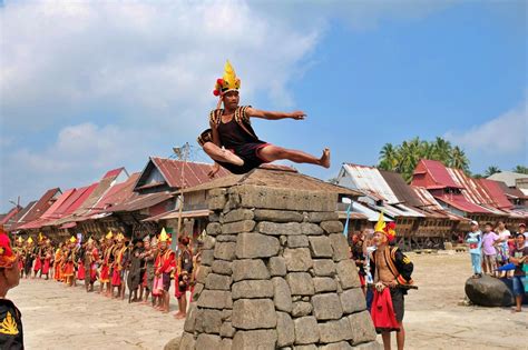 Fahombo, Tradisi Lompat Batu Kebanggaan Suku Nias - Where Your Journey ...