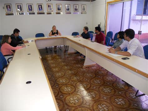 Integrantes Do Grupo Campo Grande Cont Bil Participam De Mesa Redonda