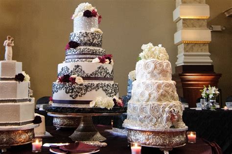 Aggies Bakery And Cake Shop Wedding Cakes Milwaukee Wi Weddingwire