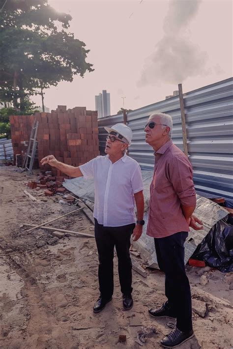 Cícero Lucena inspeciona obras do primeiro Hospital Veterinário de João