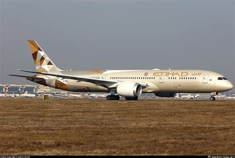 A Bna Etihad Airways Boeing Dreamliner Photo By Mario Ferioli