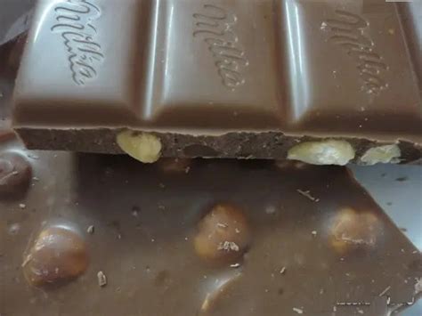 Купить Шоколад Milka Whole Hazelnuts mmMax Милка с целым орехом 270 г ...