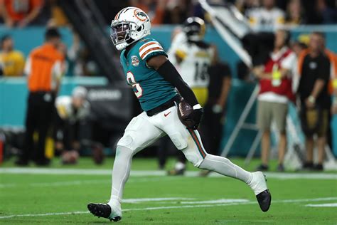 Auburn News Igbinoghene Has Game Winning Interception For Dolphins