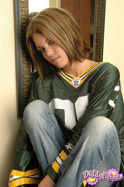 Diddy Is A Naked Diehard Packers Fan Porn Pictures Xxx Photos Sex