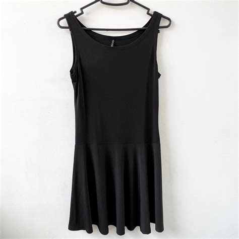 Plain black dress on Carousell