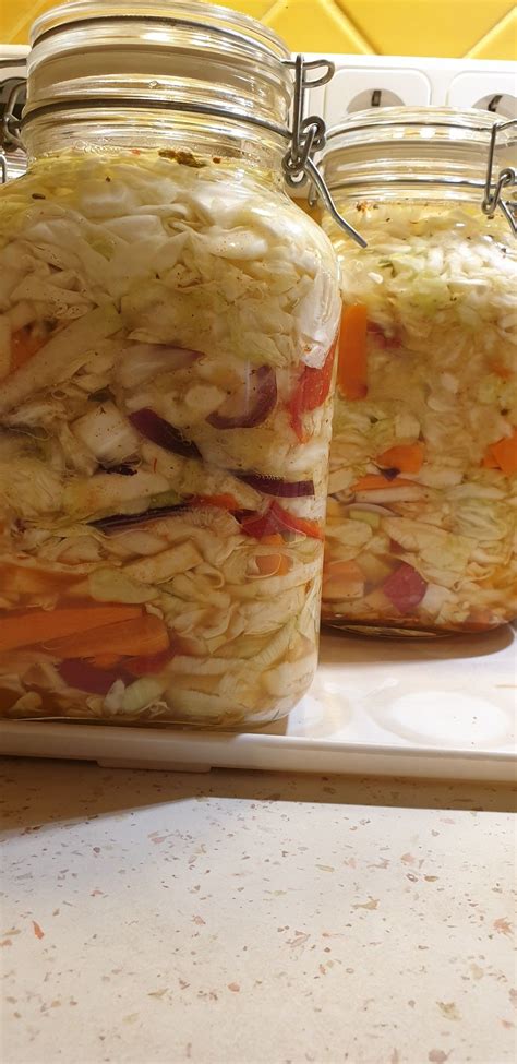 Fermentált savanyú káposzta vegyes zöldségekkel Mason Jars Vegetables