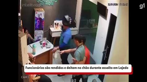 VÍDEO funcionários são rendidos e deitam no chão durante assalto em