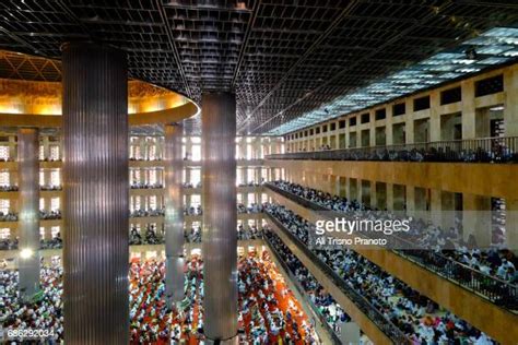 203 Istiqlal Great Mosque Jakarta Stock Photos, High-Res Pictures, and ...