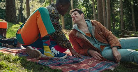 De Intimiteitsco Rdinator Zorgt Voor Vertrouwen Op De Set Van Sex Education Nrc