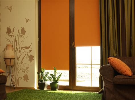 Рулонные шторы на пластиковые окна без сверления: как повесить на ...