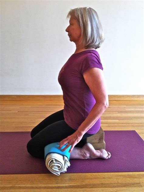 Vajrasana Thunderbolt Pose And Virasana Hero Pose The Difference