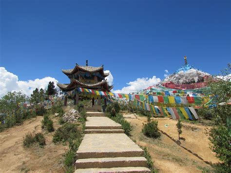 Hundred Chicken Temple In Shangri La China R Pics