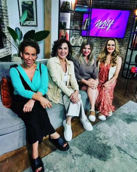 Duro Golpe Para Milf Reconocida Animadora Se Despidi Del Programa Y Recibi Mensajes De