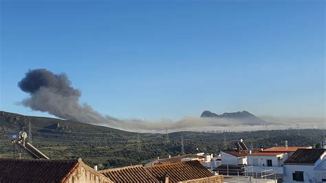 Alerta En El Campo De Gibraltar Por Un Incendio Que Se Ha Expandido Por