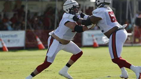 Tampa Bay Buccaneers Guard Nick Leverett Center Robert Hainsey Injured