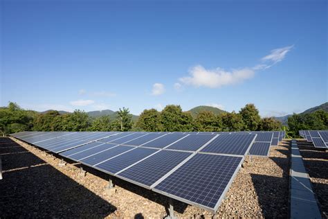 Implementação de sistemas de segurança em parques solares