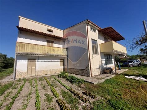 Vendita Villa Unifamiliare In Via Stradone Santi Cosma E Damiano Da