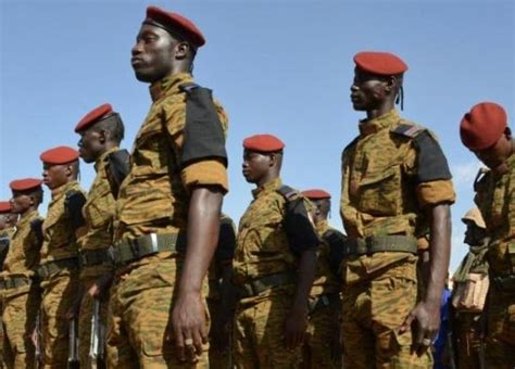 Burkina Faso Plusieurs Officiers Et Sous Officiers De L Arm E Suspendus