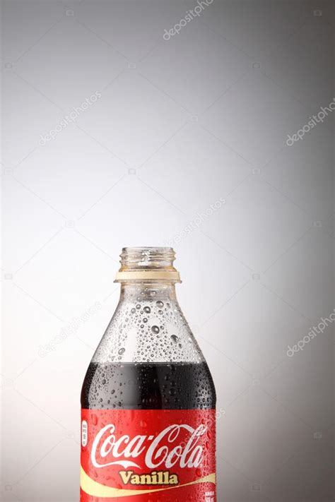 A Bottle Of Coca Cola Drinks Stock Editorial Photo Eskaylim