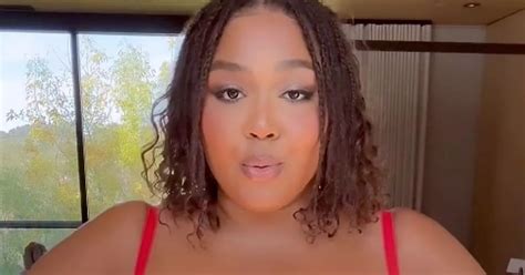 Lizzo Squeezes Curves Into Tiny Bikini After Scaring Fans With I Quit Message Daily Star