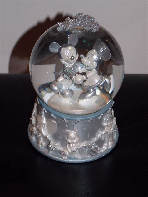 Disney Mickey Minnie Mouse Ice Skating Snow Globe Snow Globes