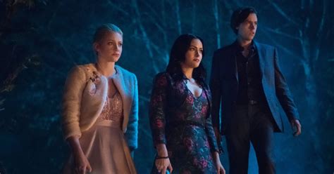 ‘riverdale Finale Recap Who Is The Gargoyle King