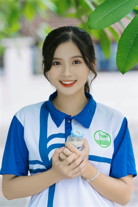 Nhan S C Th Ng H Ng C A Hot Girl M A Thi N I Ti Ng M T N M Tr C B O D N Tr