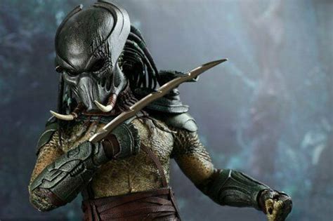 Hot Toys Tracker Predator With Hound Scale Figure Hot Toys Predator Hound