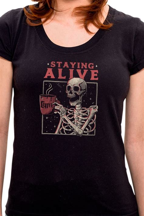 Camiseta Staying Alive Feminina