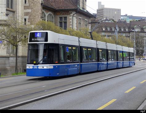 Vbz Tram Be Unterwegs Auf Der Linie In Z Rich Hinter Dem