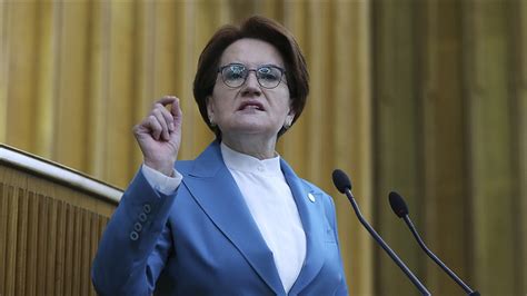 Meral Akşener den İstanbul Sözleşmesi çıkışı Özlem Zengin le omuz