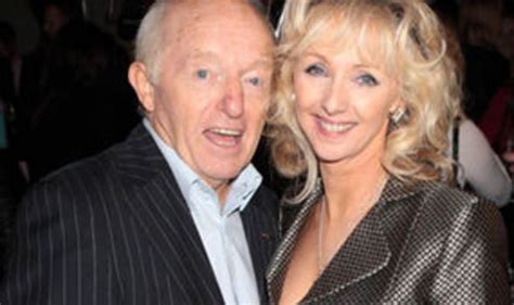 Paul Daniels Calls Debbie With Whistle Celebrity News Showbiz And Tv