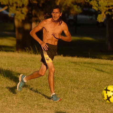 La Historia Detr S Del P Jaro De Pergamino La Leyenda Del Futbolista Amateur Que Es Furor En