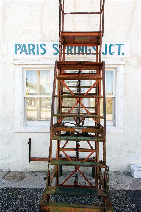 A Fall Jaunt On Old Part Gay Parita Station At Paris Springs Junction Hypercommon