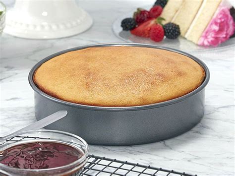 The 10 Best Cake Pans Of 2022 According To Amazon Reviews