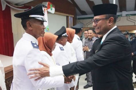 Pj Bupati Subang Lantik Kepala Desa Terpilih Agar Jalin Kebersamaan